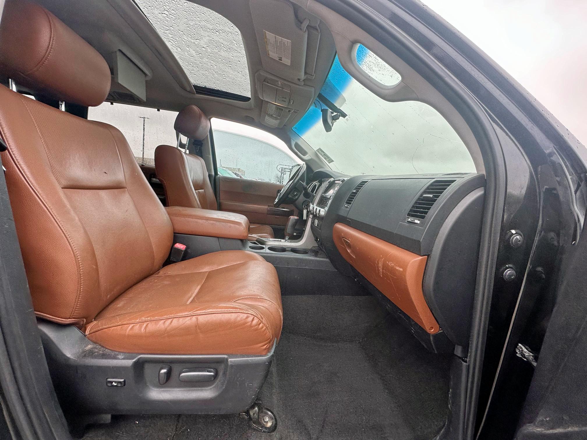 2011 TOYOTA SEQUOIA PLATINUM