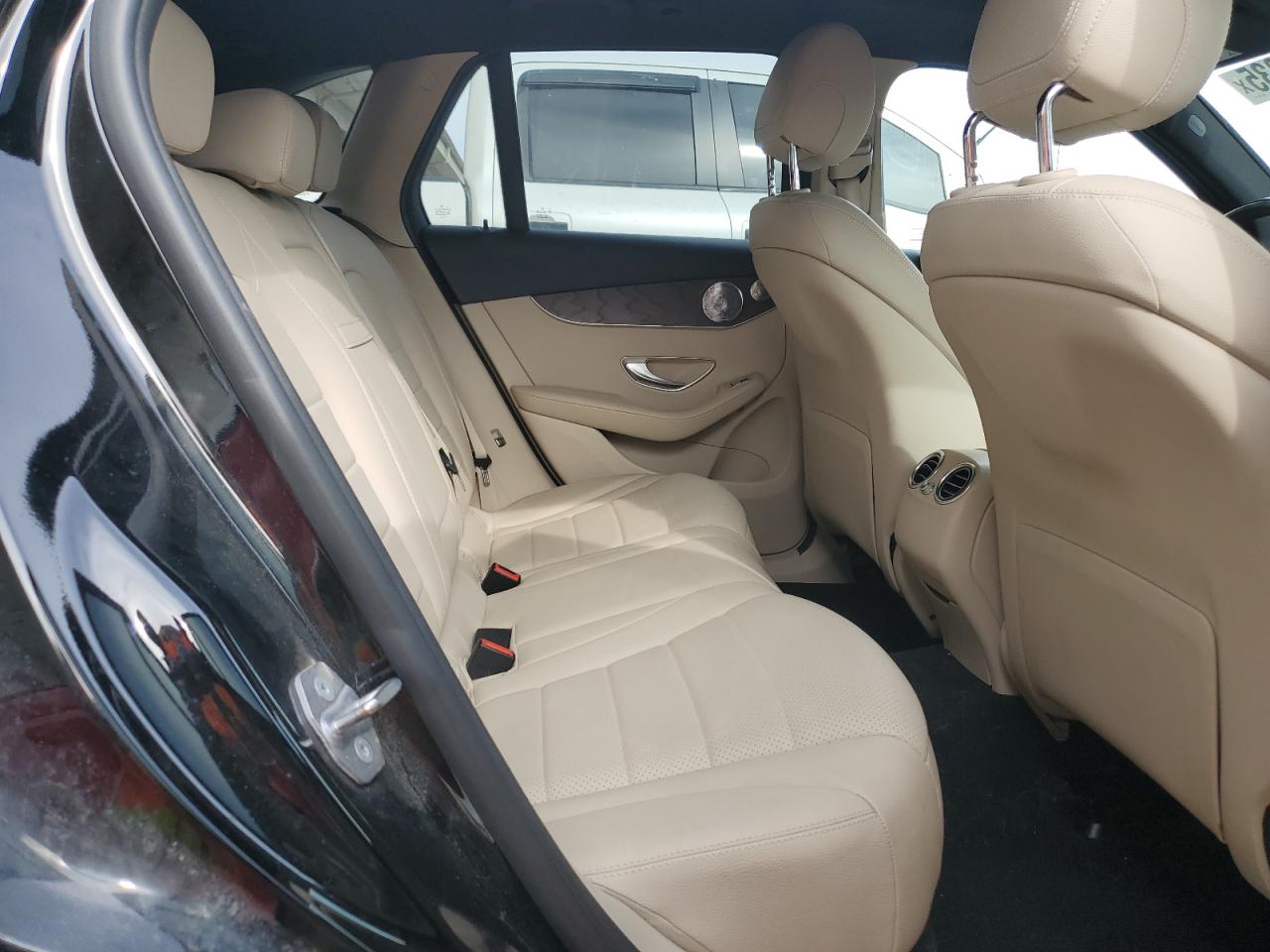 2018 Mercedes-Benz GLC - Image 11
