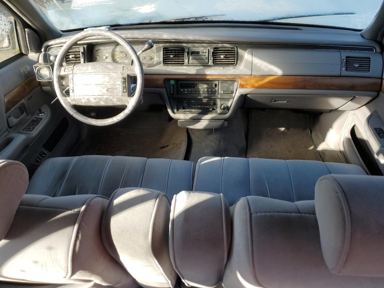 1993 Ford Crown Victoria - Image 8