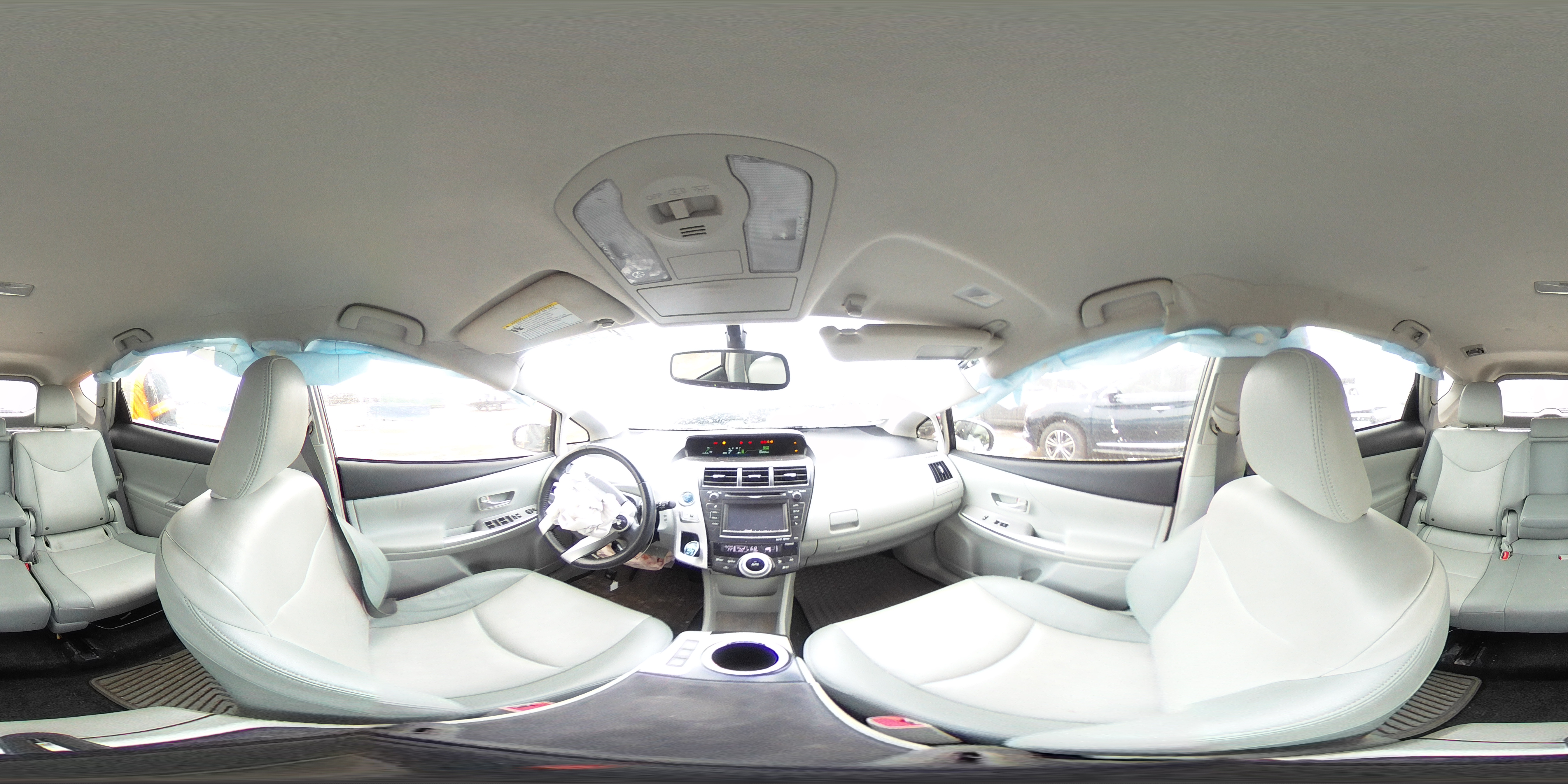 2013 Toyota Prius - Image 12