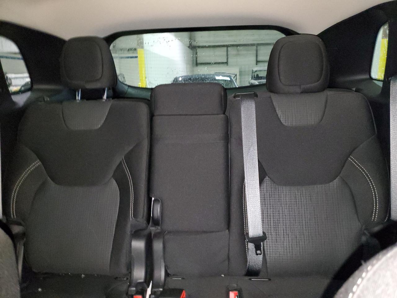 2015 Jeep Grand Cherokee - Image 10