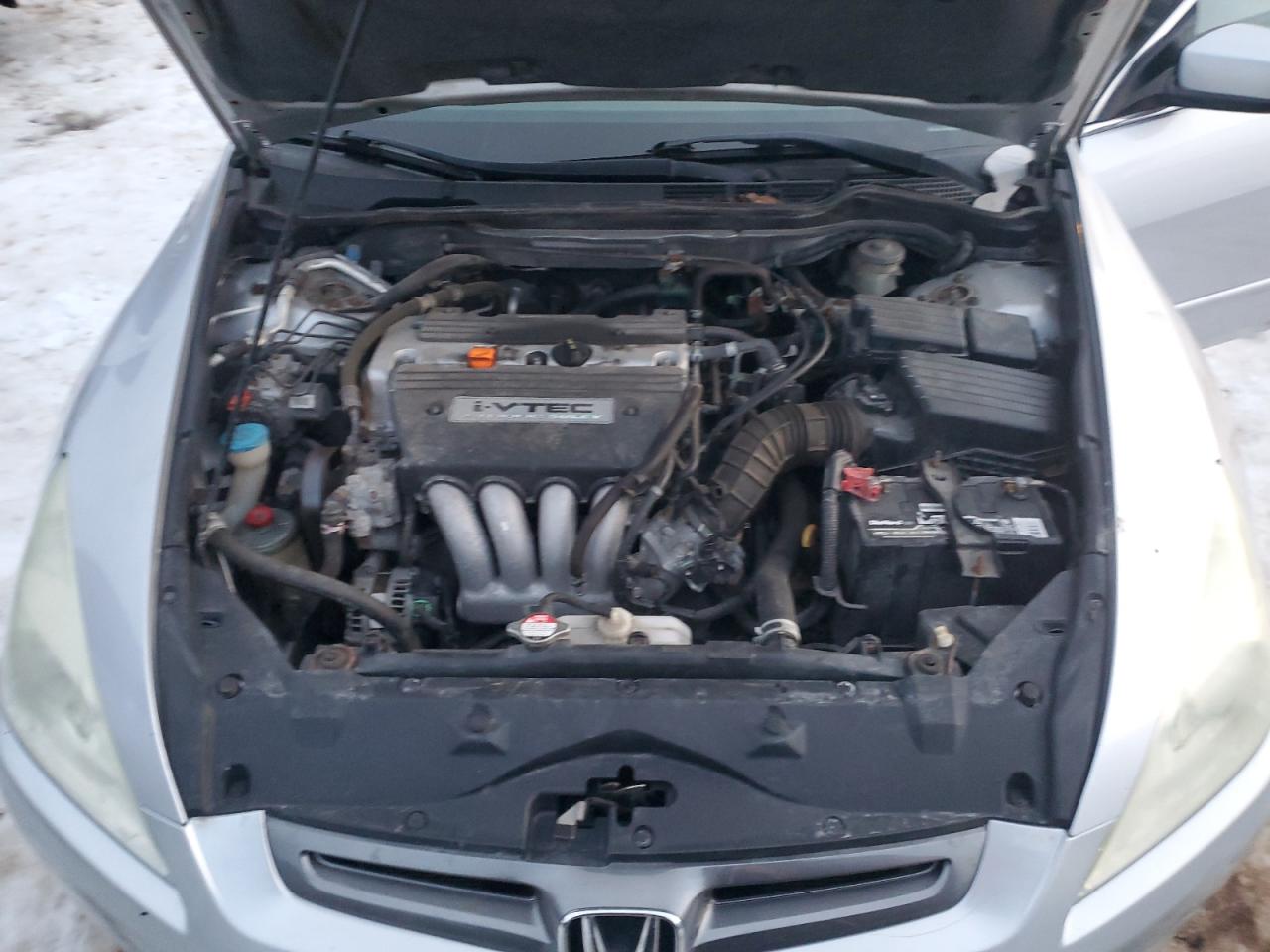 2004 Honda Accord - Image 11