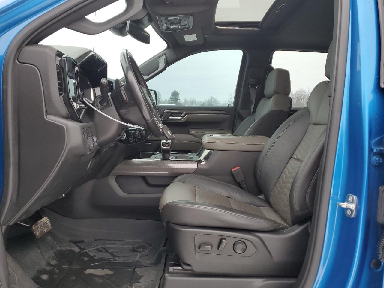 2022 Chevrolet Silverado - Image 7
