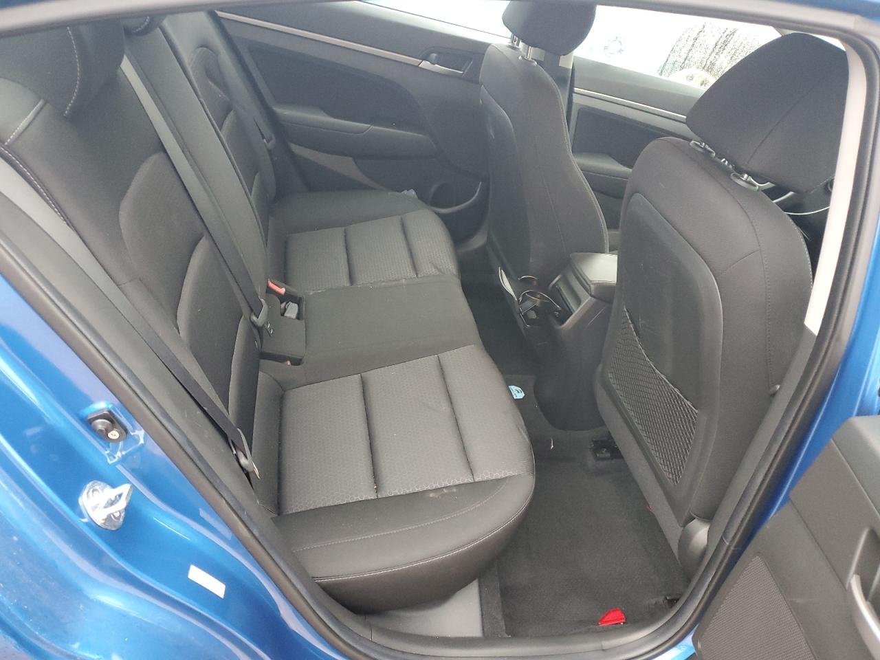 2017 Hyundai Elantra - Image 10