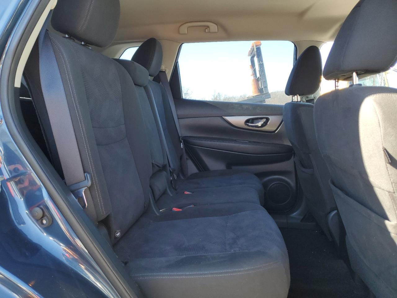 2015 Nissan Rogue - Image 11