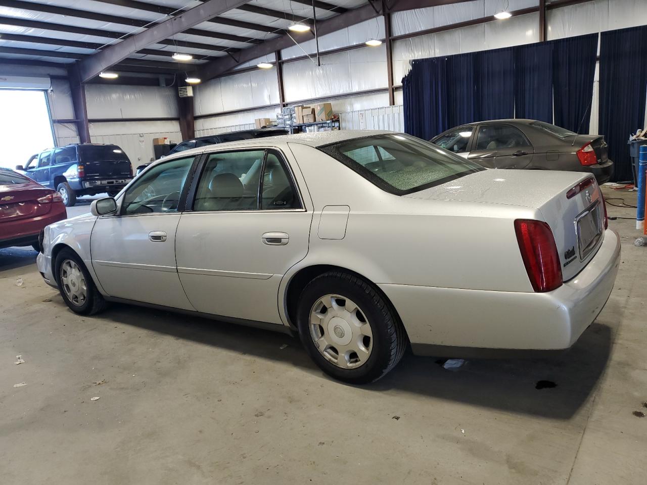 2002 Cadillac De Ville - Image 2