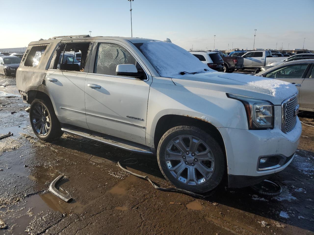 2015 GMC Yukon - Image 4