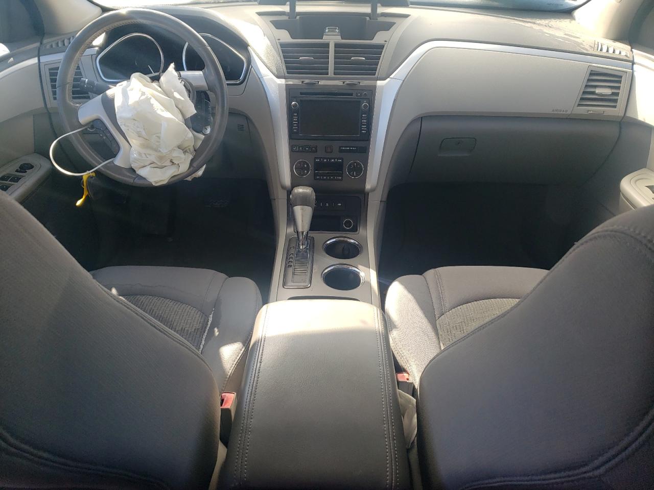 2010 Chevrolet Traverse - Image 8