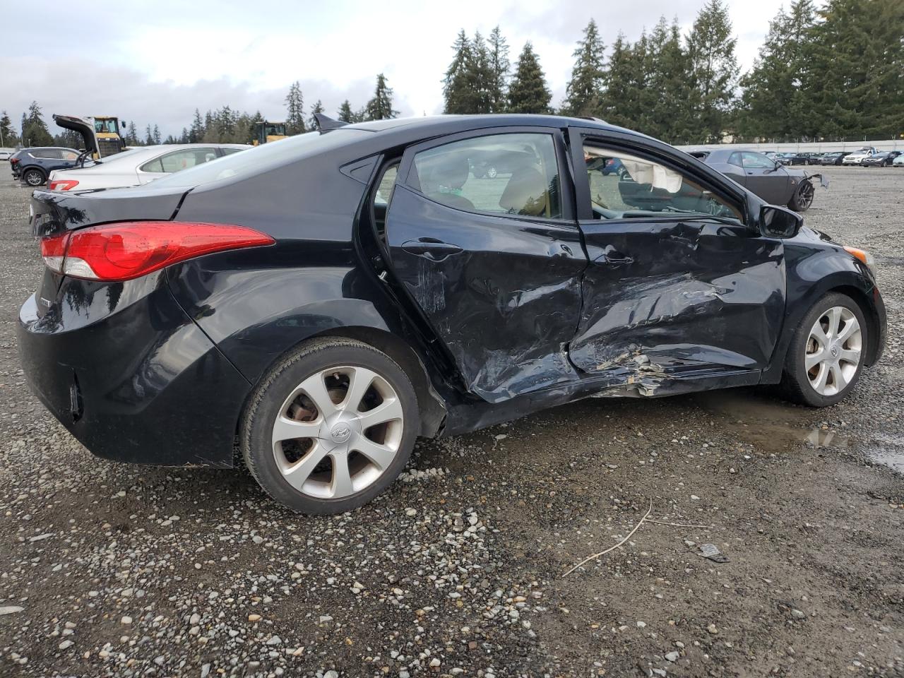 2012 Hyundai Elantra - Image 3