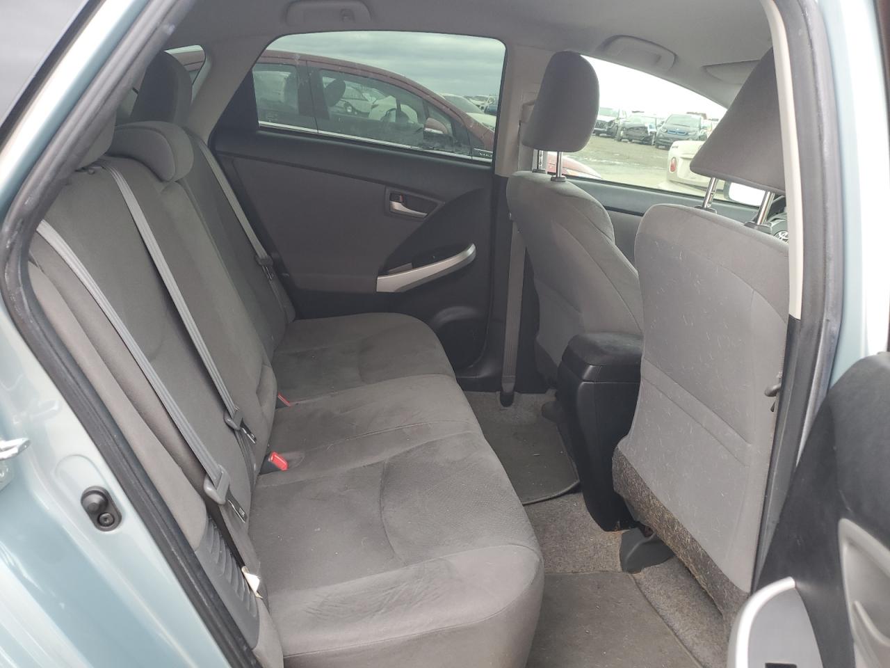 2014 Toyota Prius - Image 10