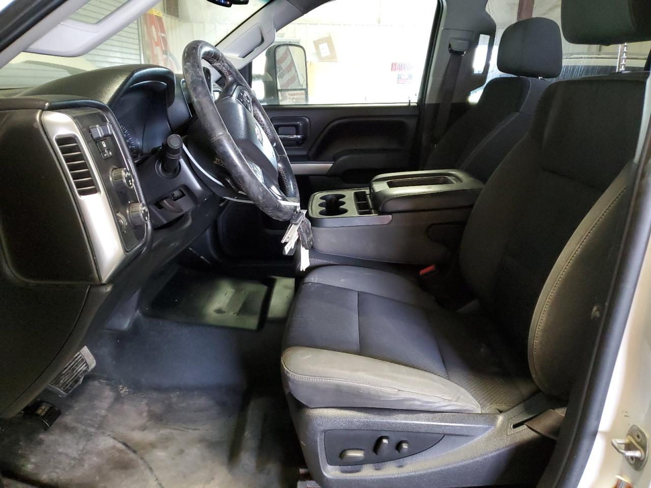 2015 Chevrolet Silverado - Image 7