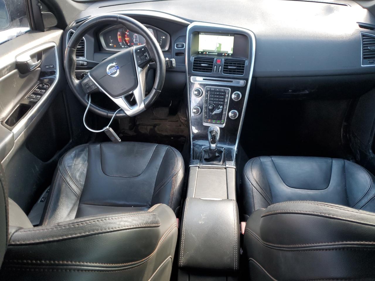 2016 Volvo XC60 - Image 8