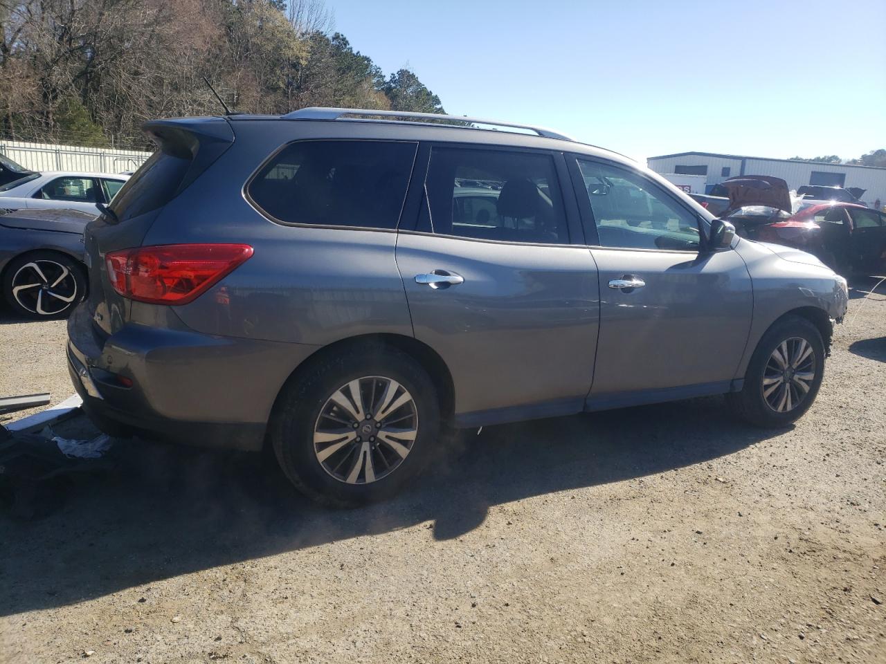 2018 Nissan Pathfinder - Image 3