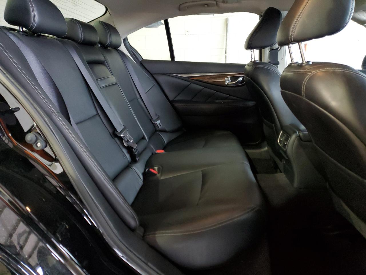 2015 Infiniti Q50 - Image 10