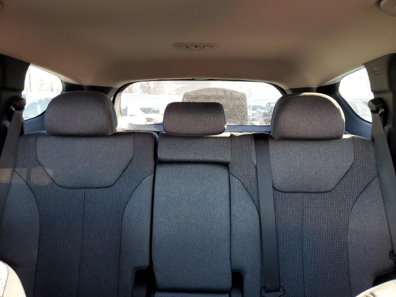 2022 Hyundai Santa Fe - Image 10