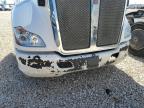 2015 Kenworth T680 Semi Truck იყიდება San Antonio-ში, TX - Minor Dent/Scratches