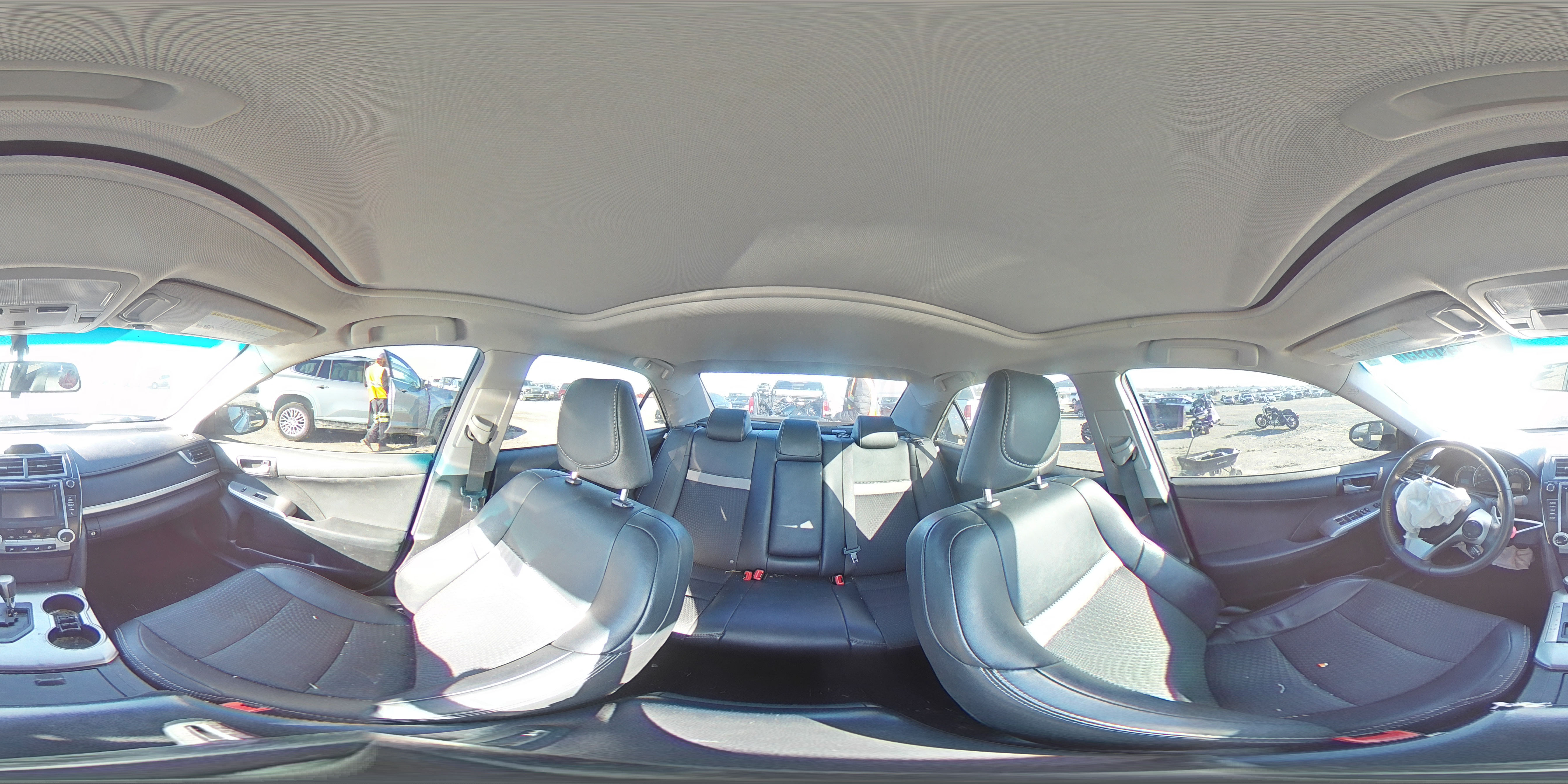 2014 Toyota Camry - Image 12