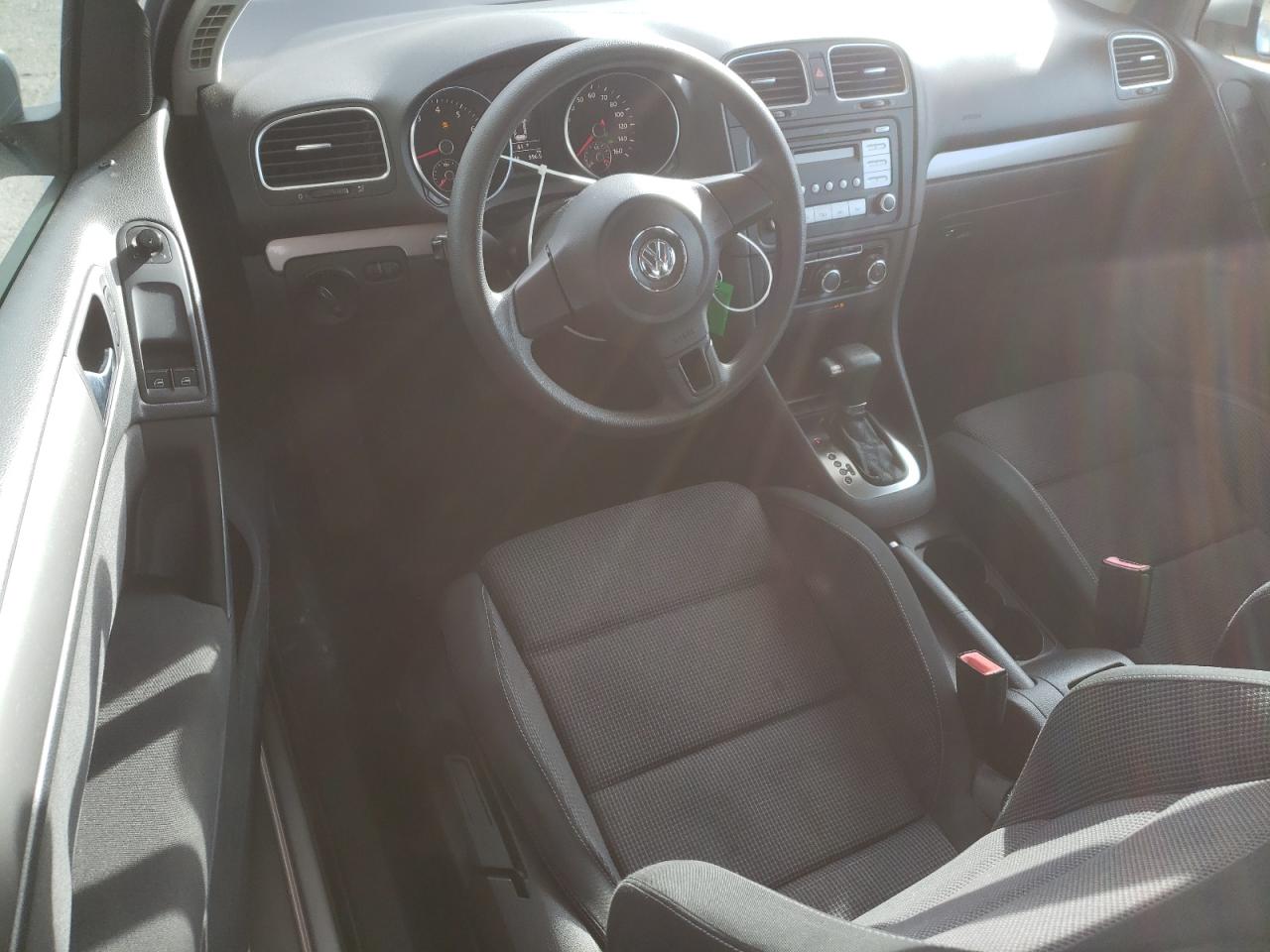 2010 Volkswagen Golf - Image 8