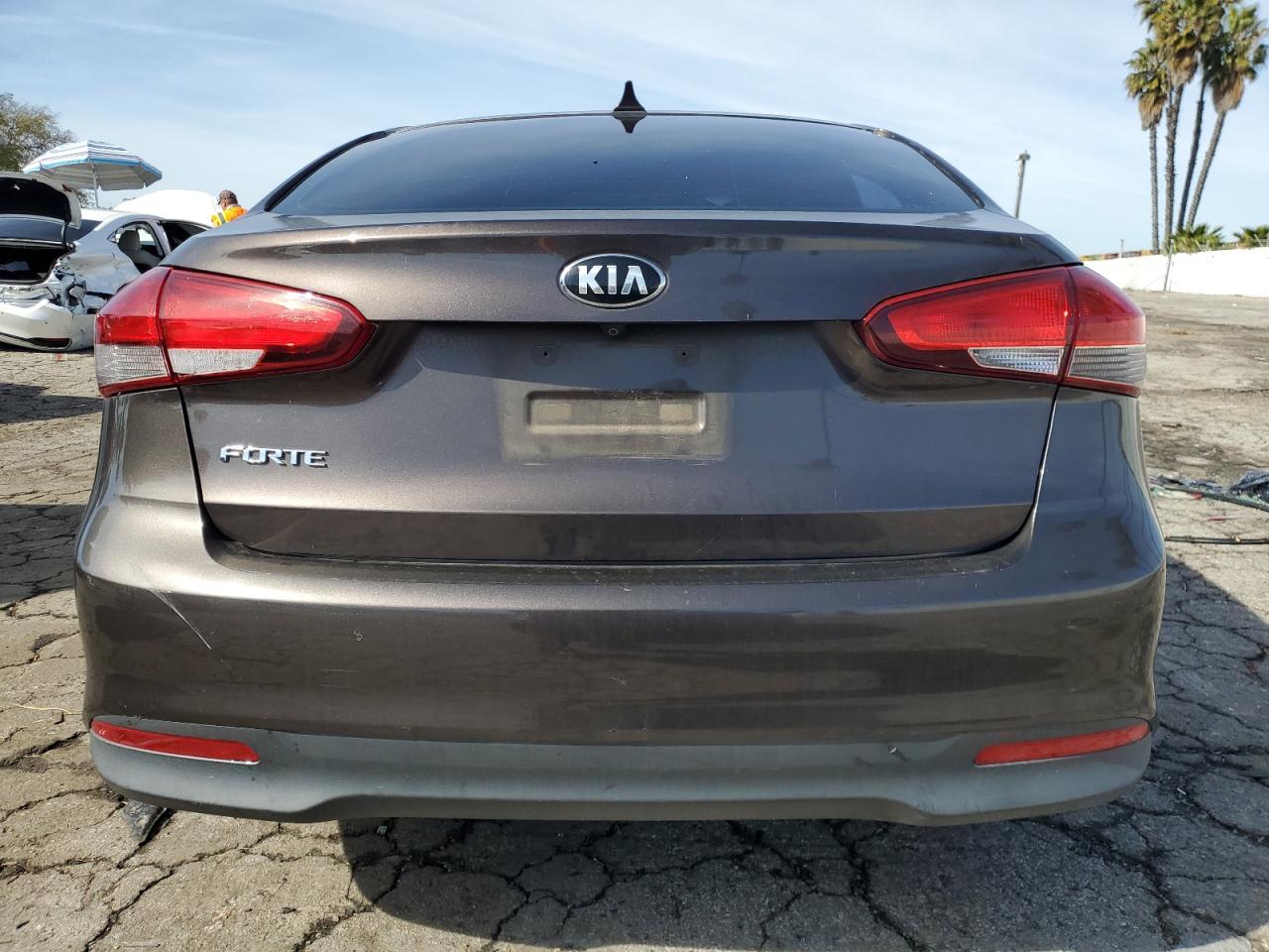 2017 Kia Forte - Image 6