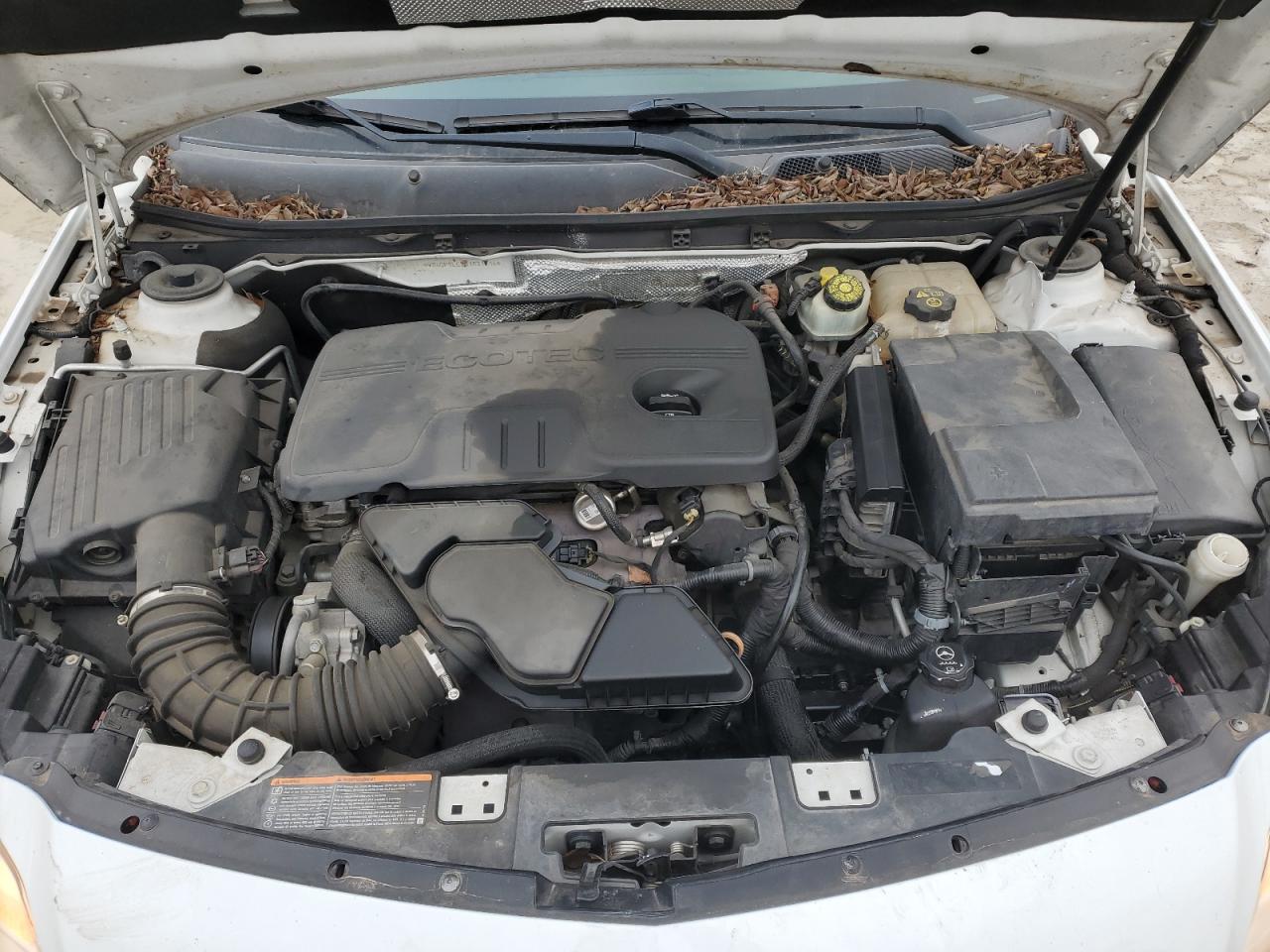 2011 Buick Regal - Image 11