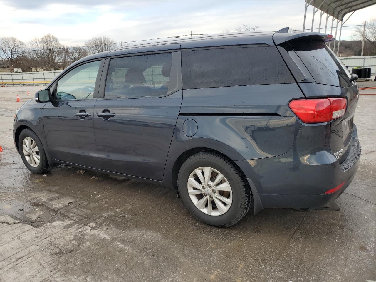 2016 Kia Sedona - Image 2