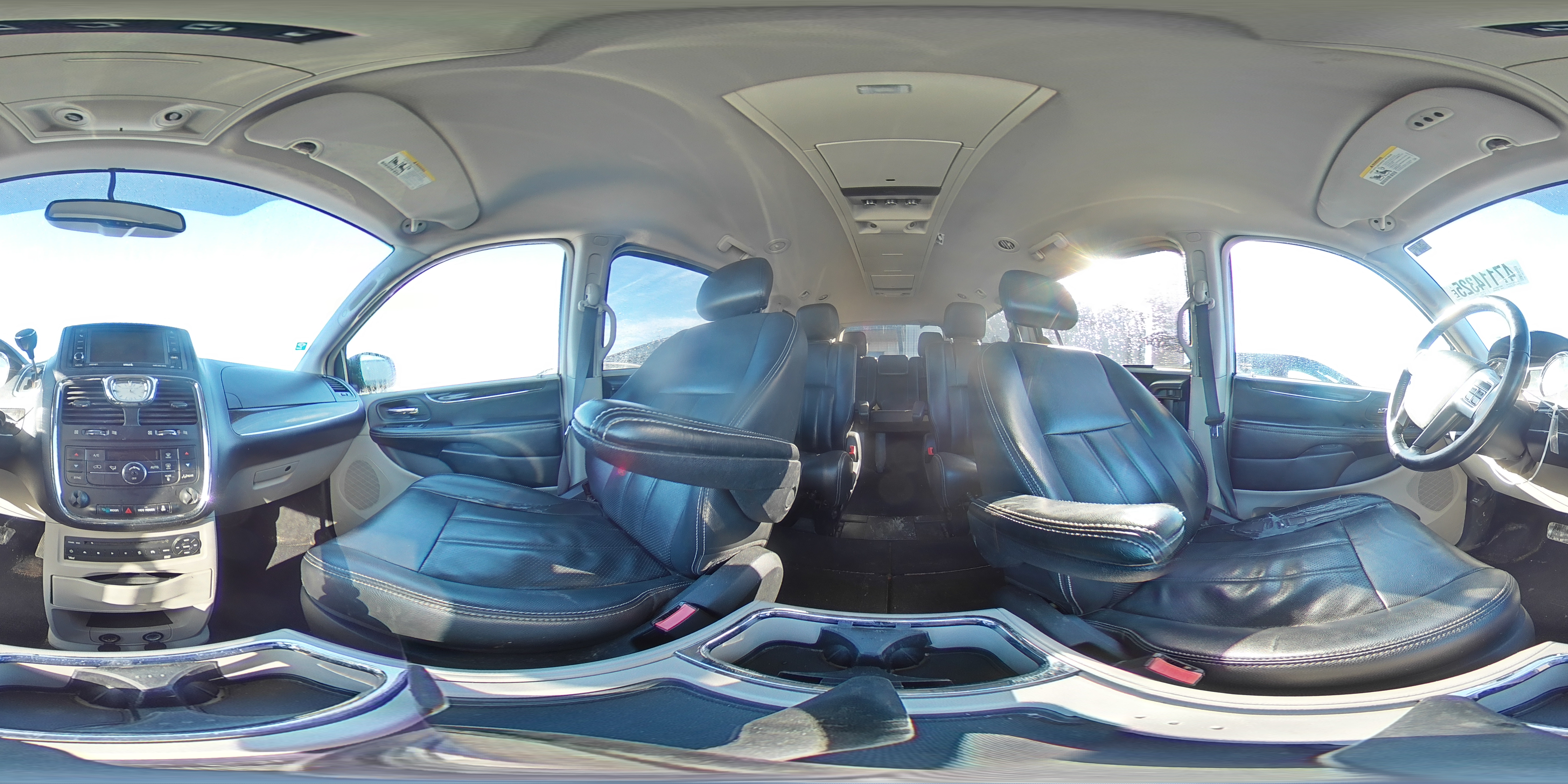2012 Chrysler Town & Country - Image 16