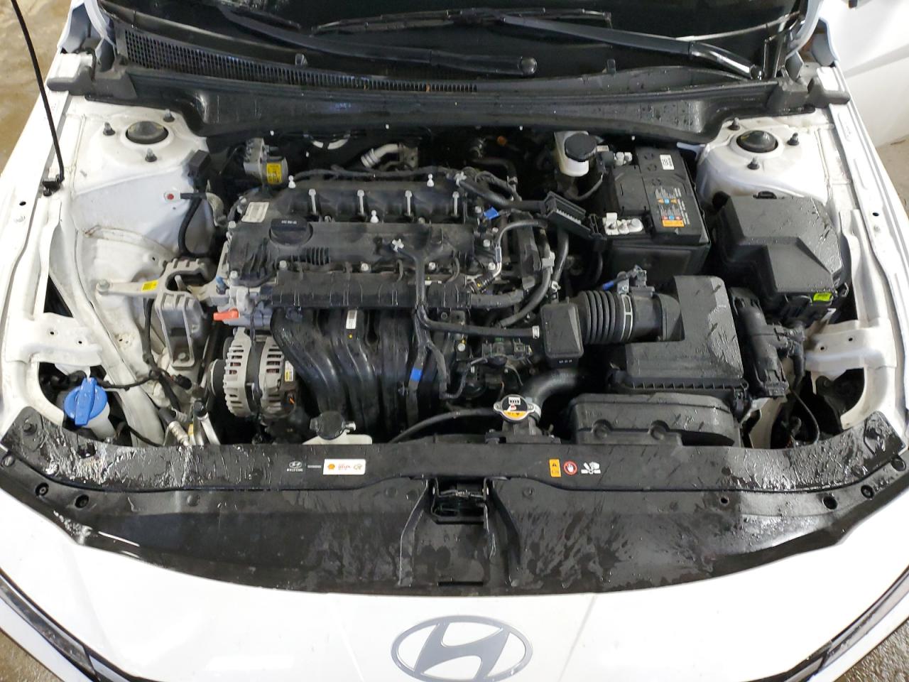2024 Hyundai Elantra - Image 11