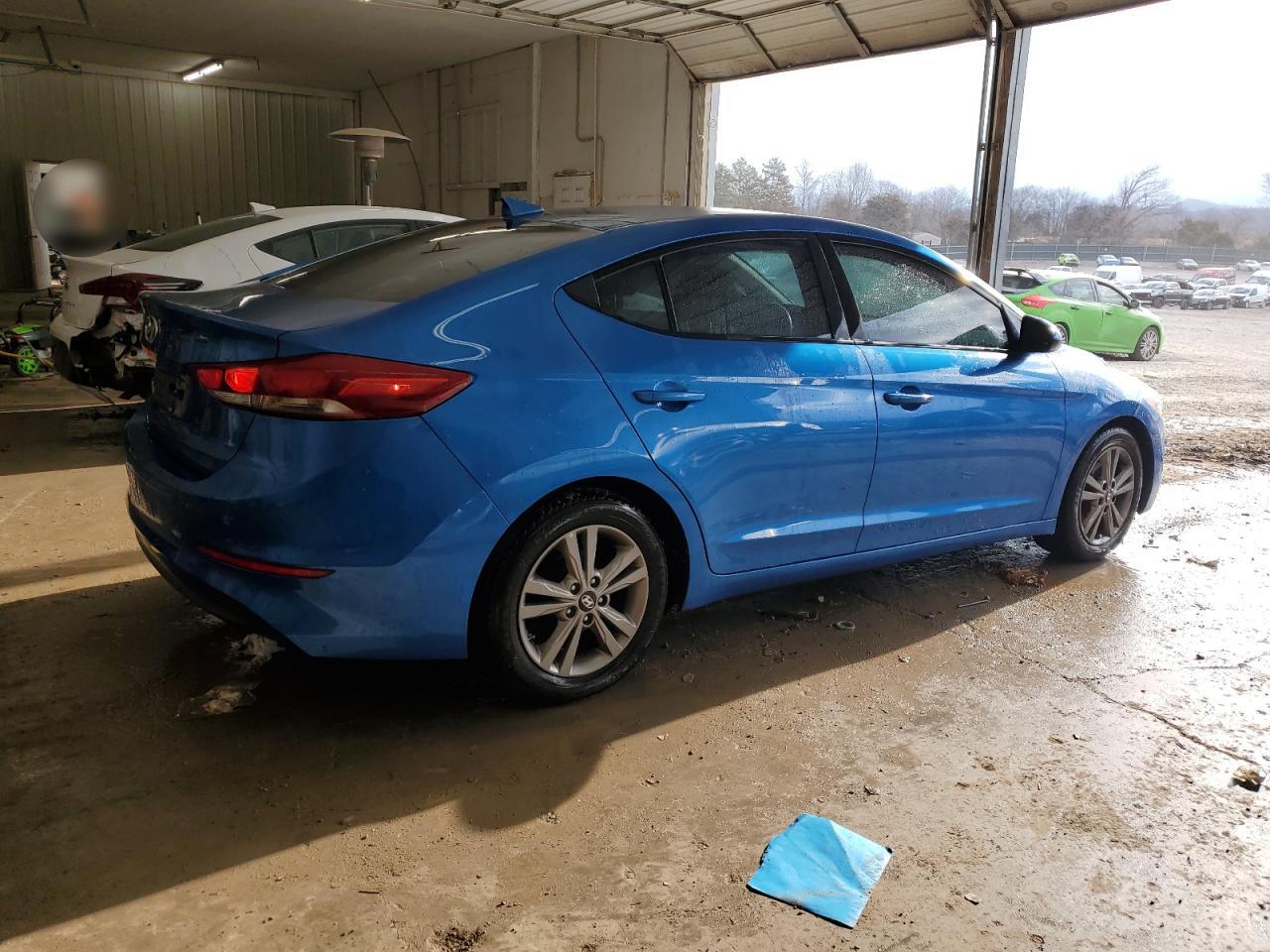 2017 Hyundai Elantra - Image 3