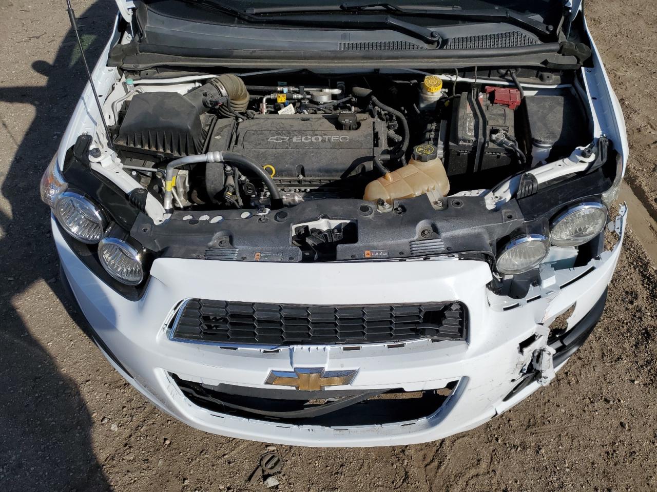 2016 Chevrolet Sonic - Image 13
