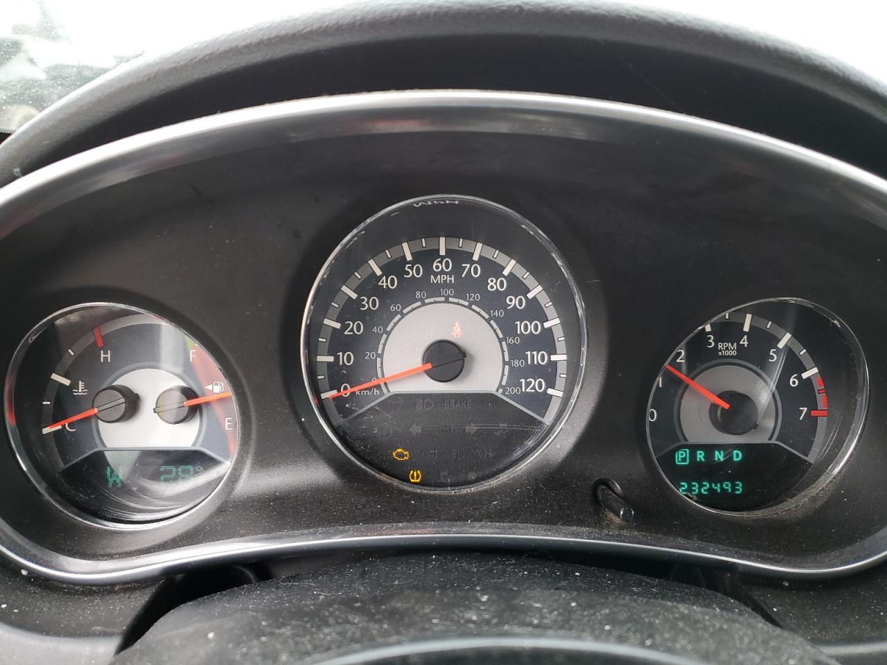 2013 Chrysler 200 - Image 9