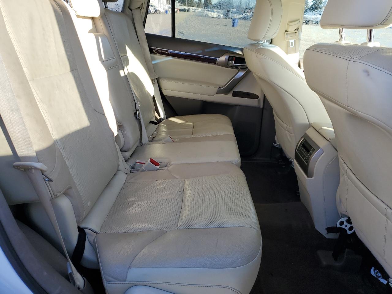 2015 Lexus GX - Image 12