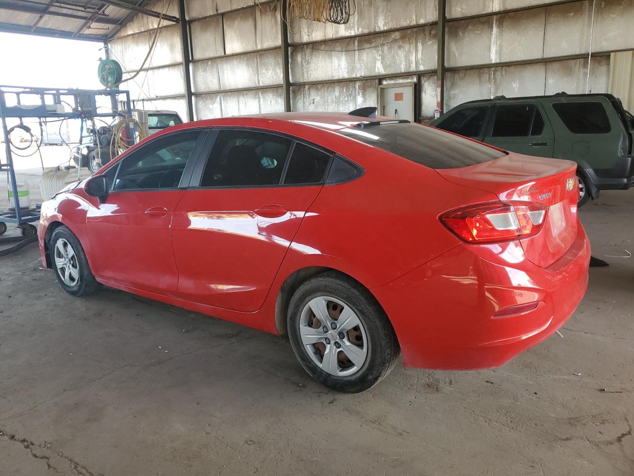 2018 Chevrolet Cruze - Image 2