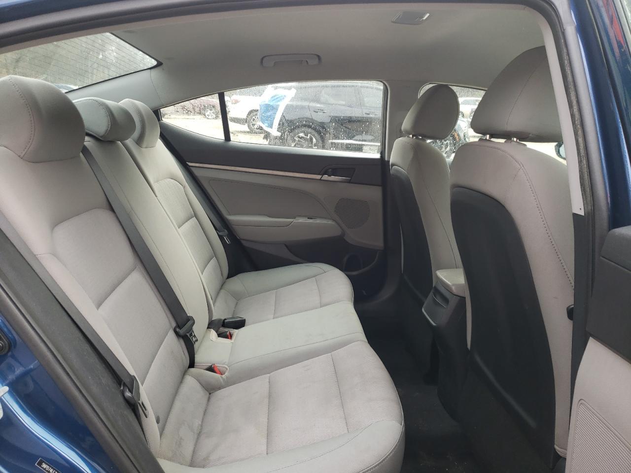 2017 Hyundai Elantra - Image 10
