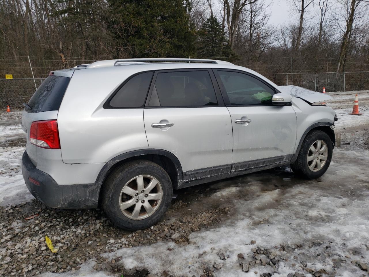 2011 Kia Sorento - Image 3