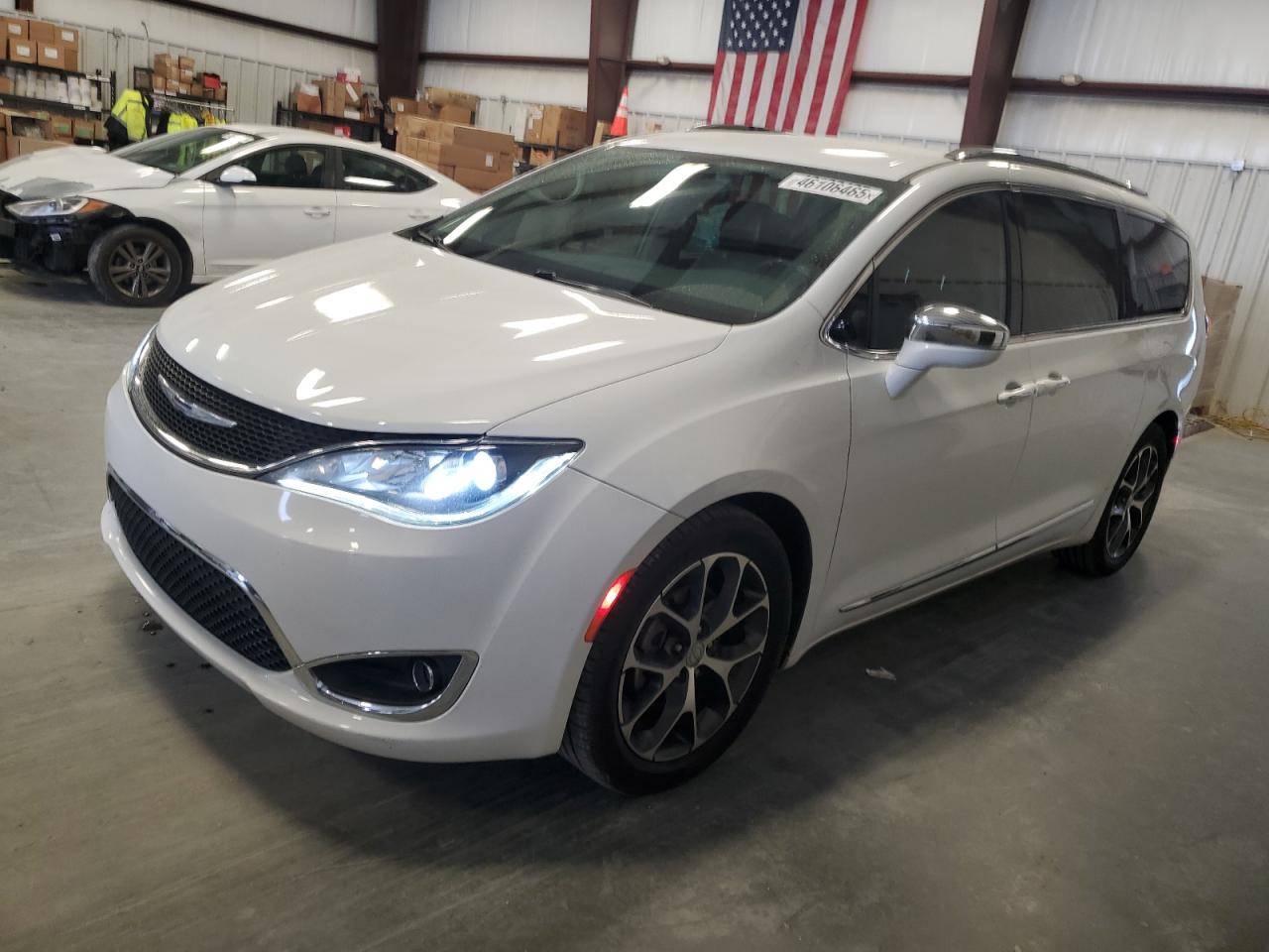 2018 Chrysler Pacifica - Image 1