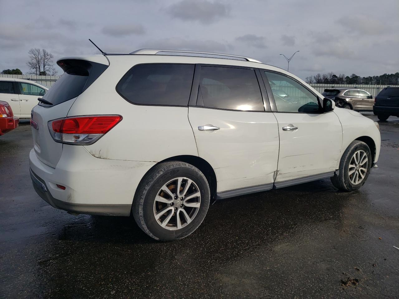 2016 Nissan Pathfinder - Image 3