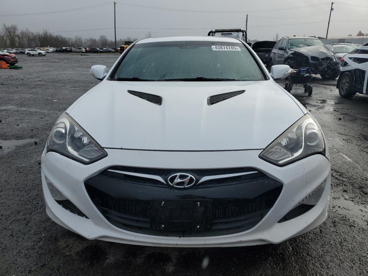 2015 Hyundai Genesis - Image 5