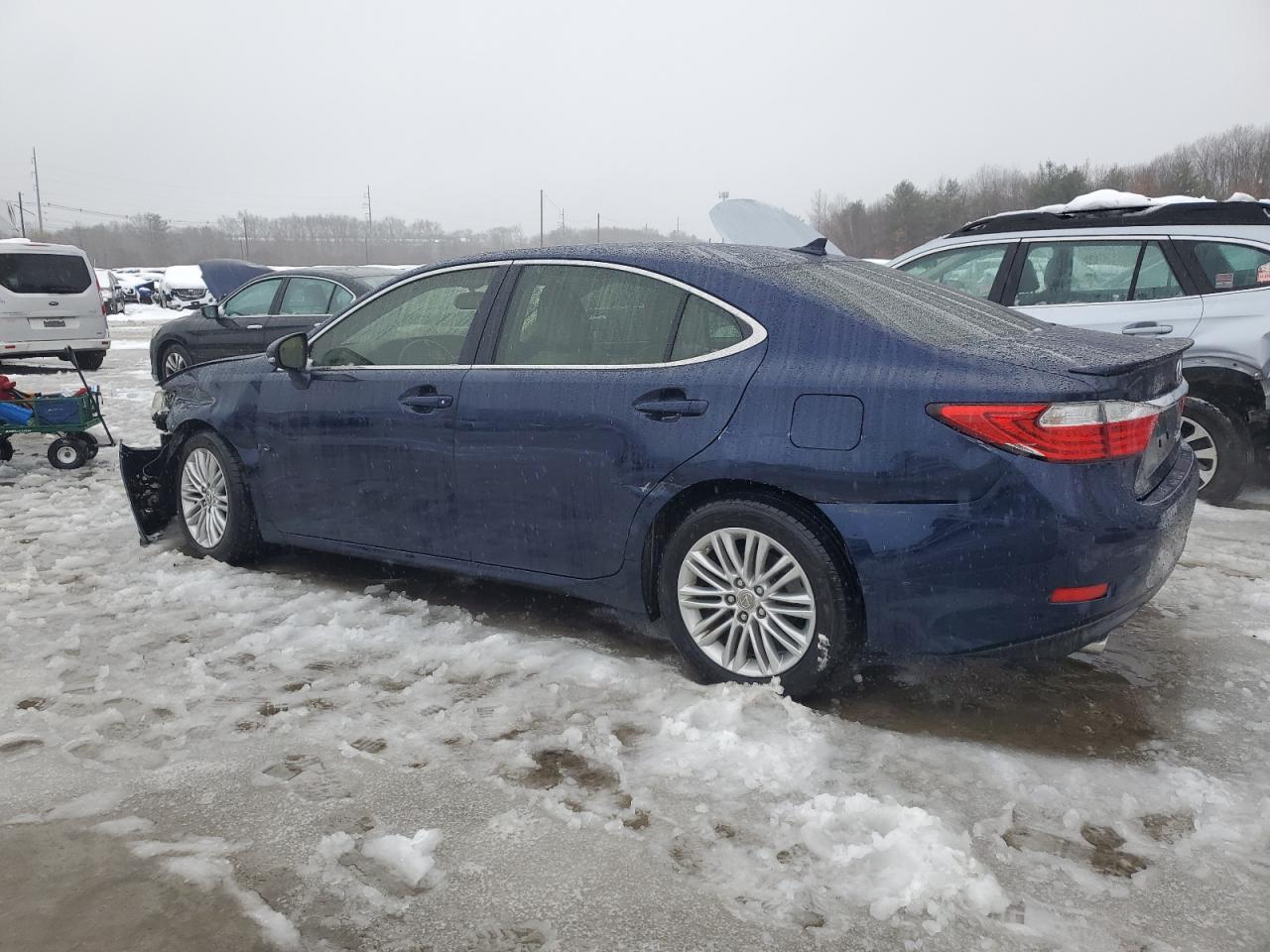 2013 Lexus ES - Image 2