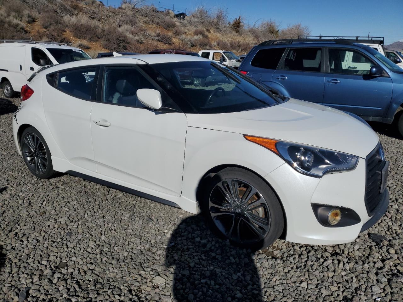 2016 Hyundai Veloster - Image 4