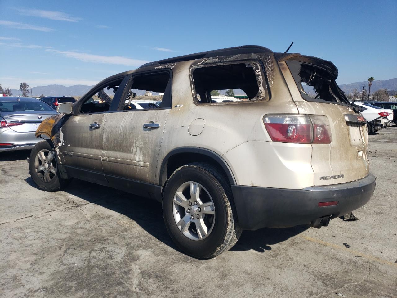 2008 GMC Acadia - Image 2