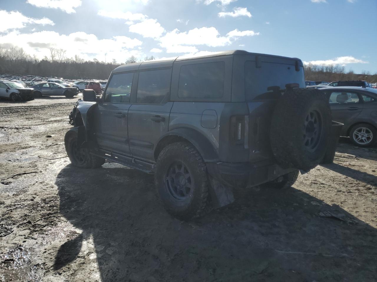 2022 Ford Bronco - Image 2