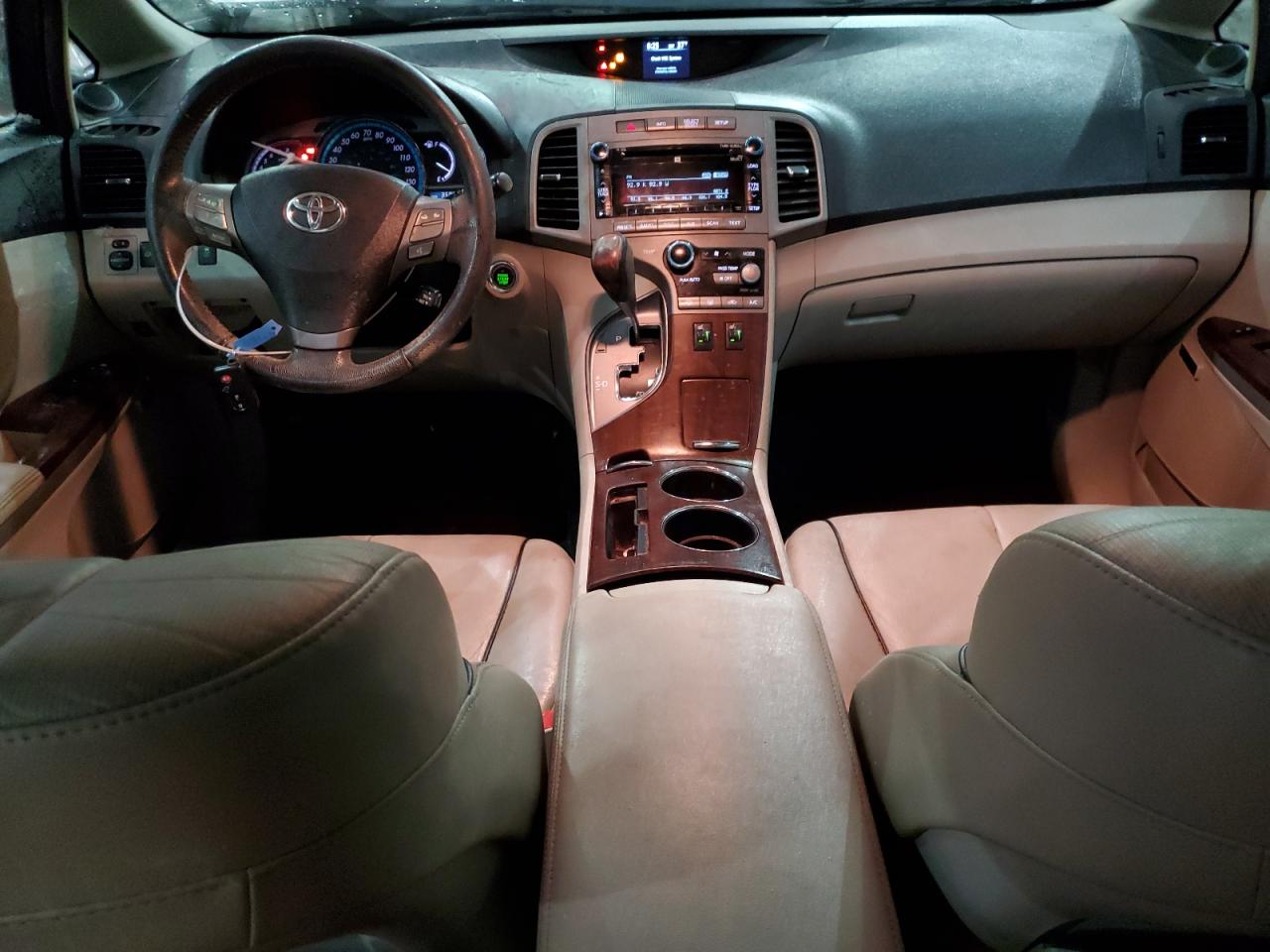 2010 Toyota Venza - Image 8