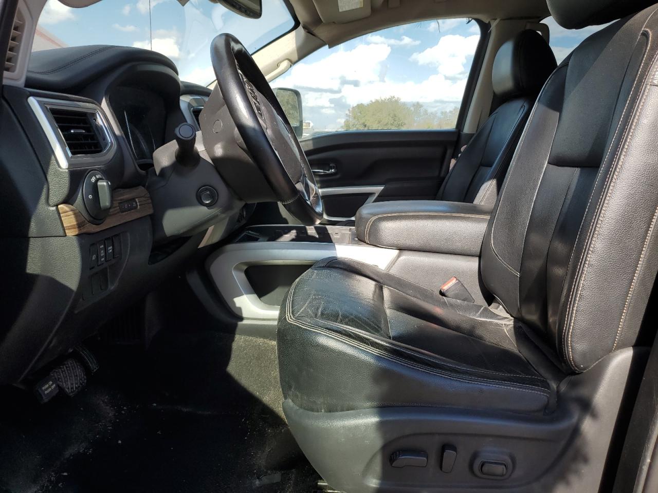2016 Nissan Titan - Image 7
