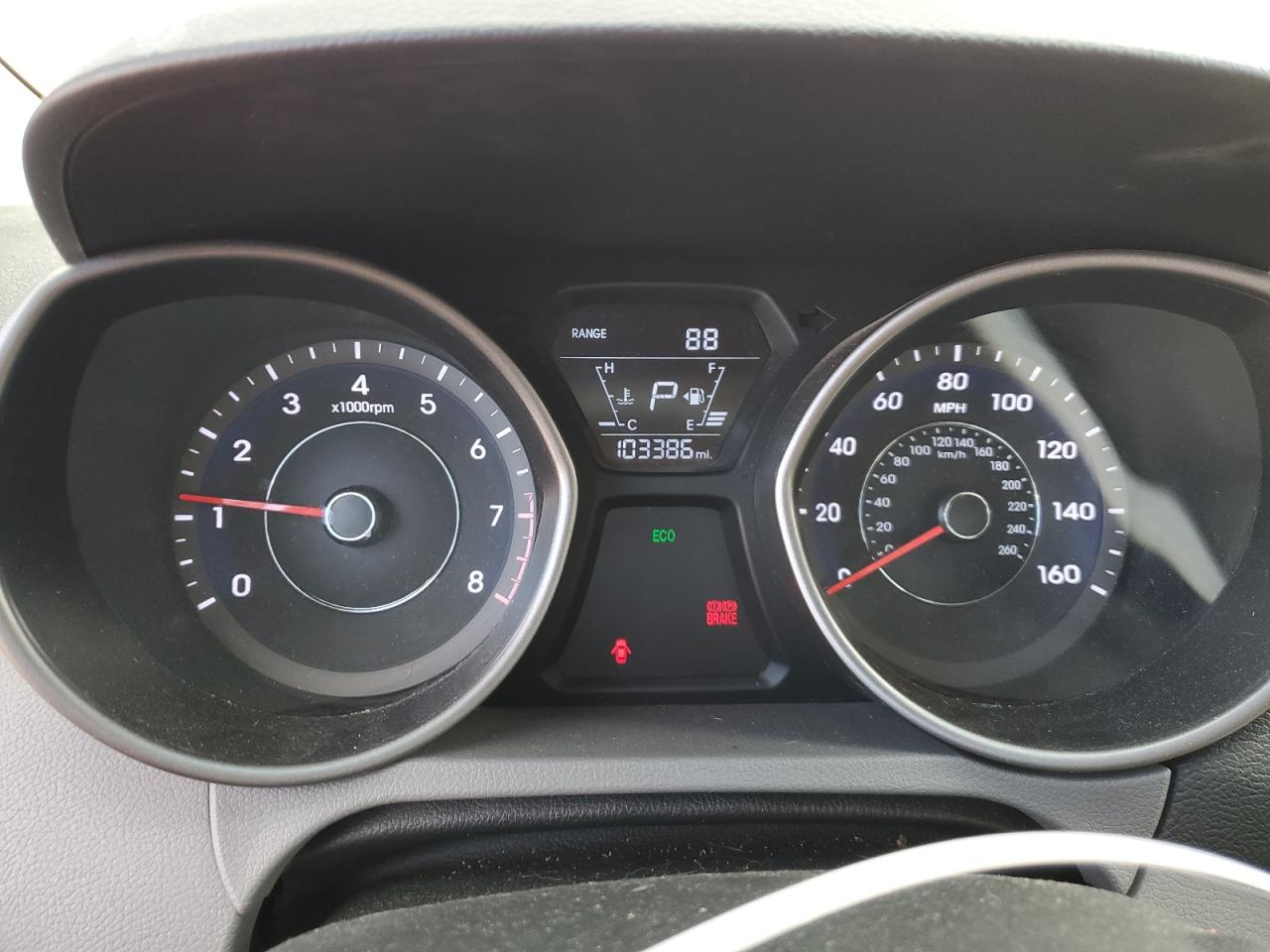 2016 Hyundai Elantra - Image 9