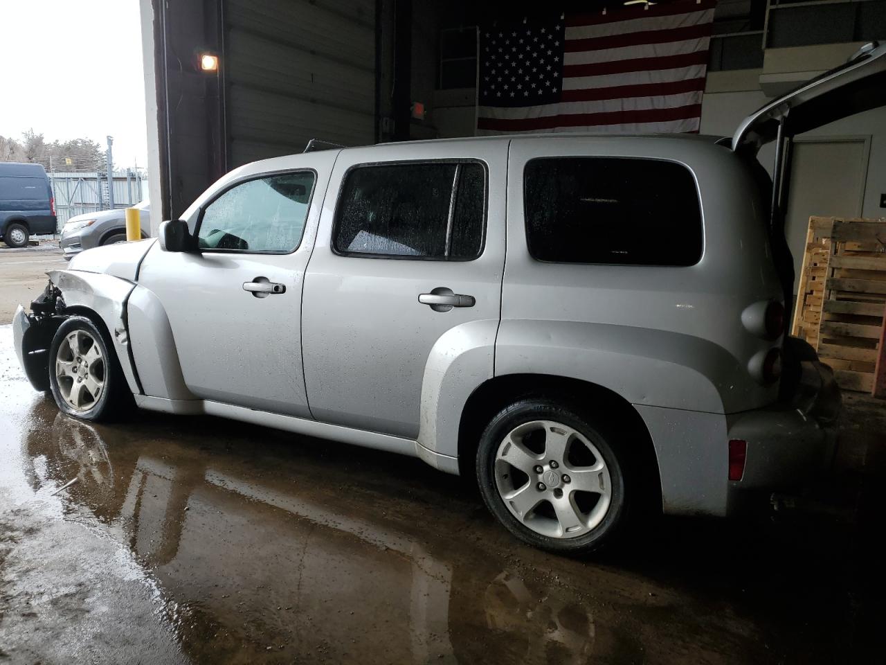 2010 Chevrolet HHR - Image 2