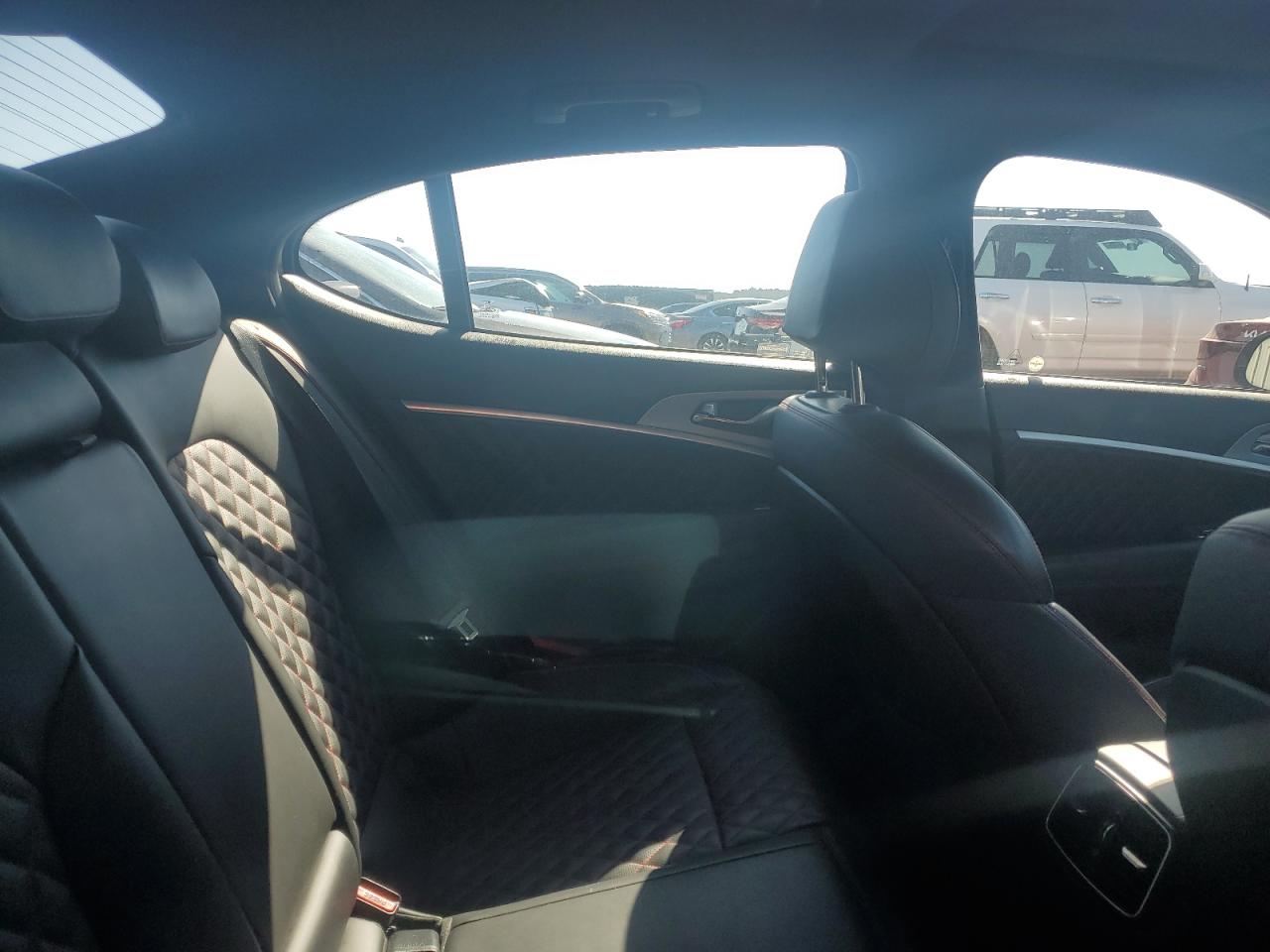 2020 Genesis G70 - Image 10