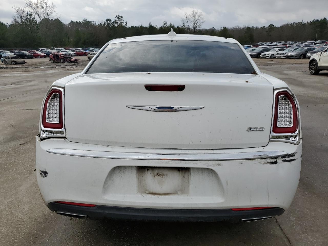 2018 Chrysler 300 - Image 6