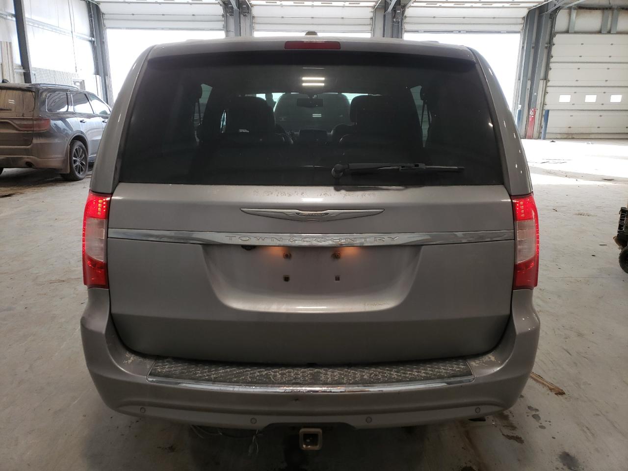 2014 Chrysler Town & Country - Image 6