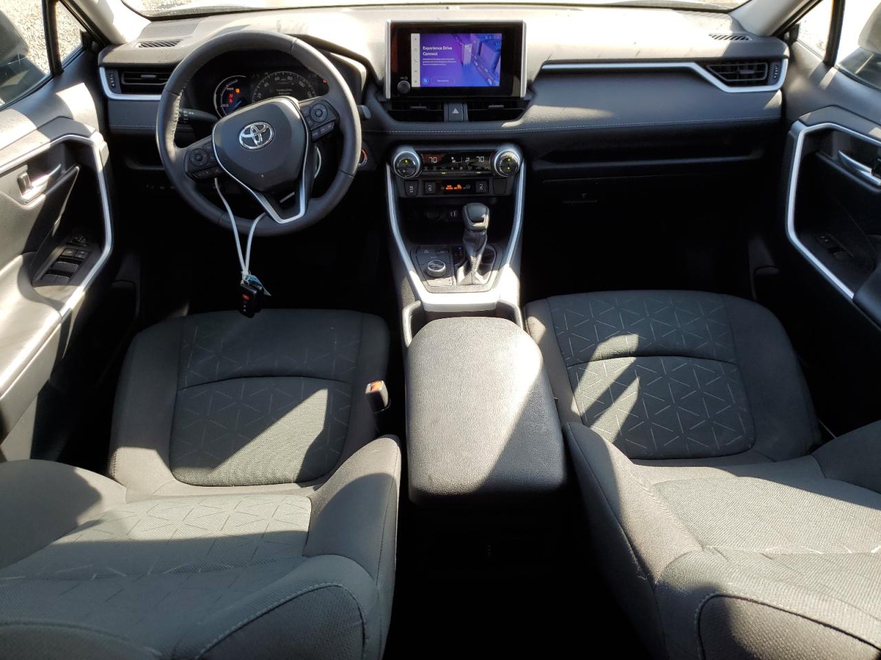 2024 Toyota RAV 4 - Image 8