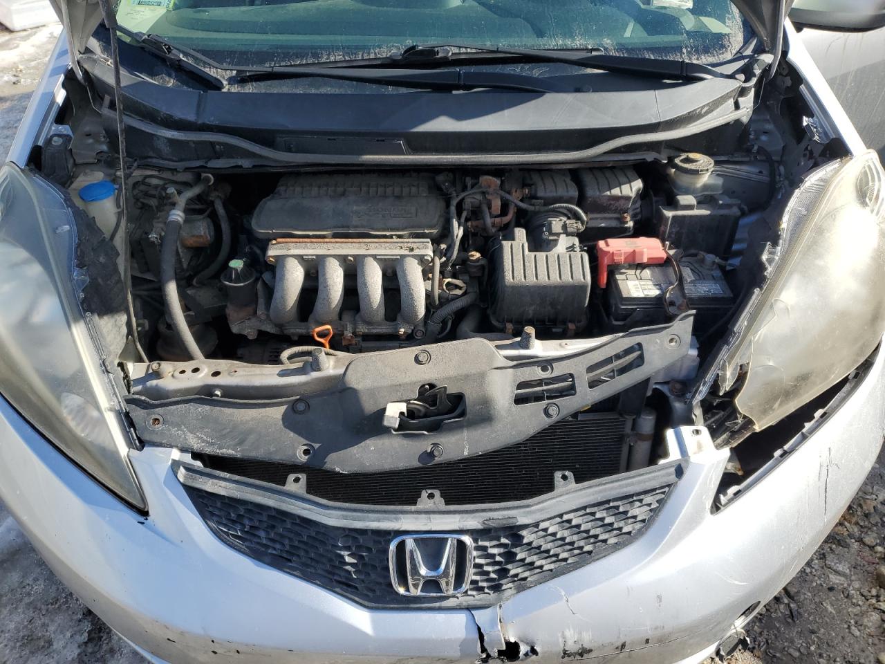 2013 Honda Fit - Image 11